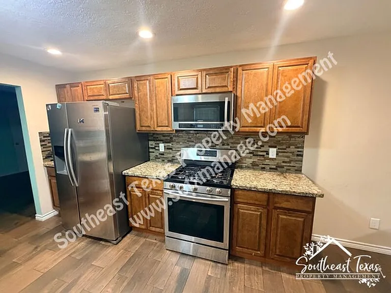6033 Reba Dr — Photo 5
