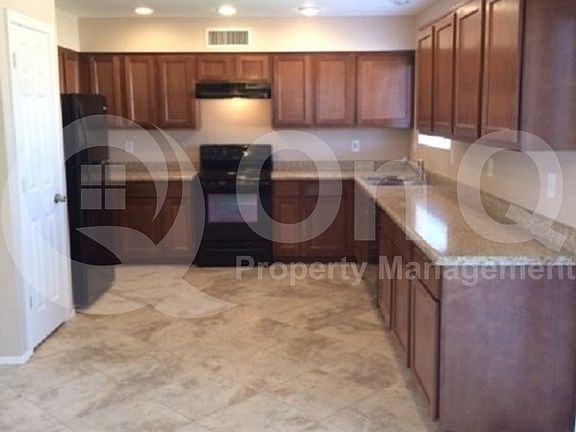5th image of 3356 E Carmel Ave