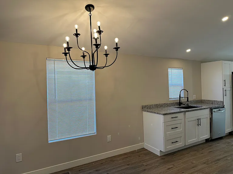 939 Albany St — Photo 3