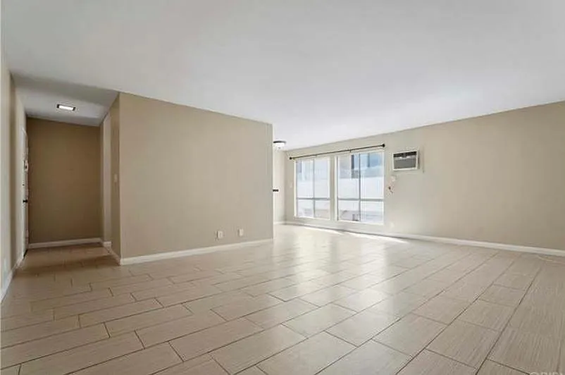 1 bed, 801 sqft, $1,950 — Photo 3