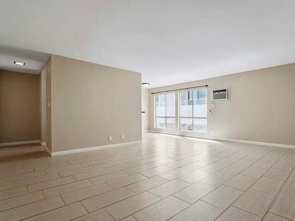 3rd image of 5320 Zelzah Ave APT 304