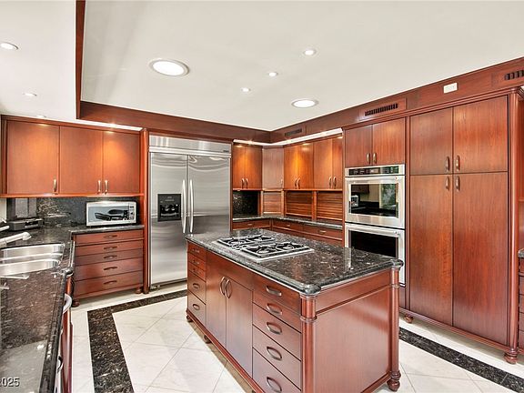 2nd image of 226 Dalmatian Ln