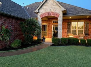 16700 Moorgate Ln, Edmond, OK 73012