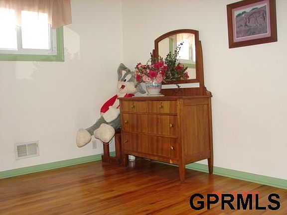 5th image of 1116 Scott St