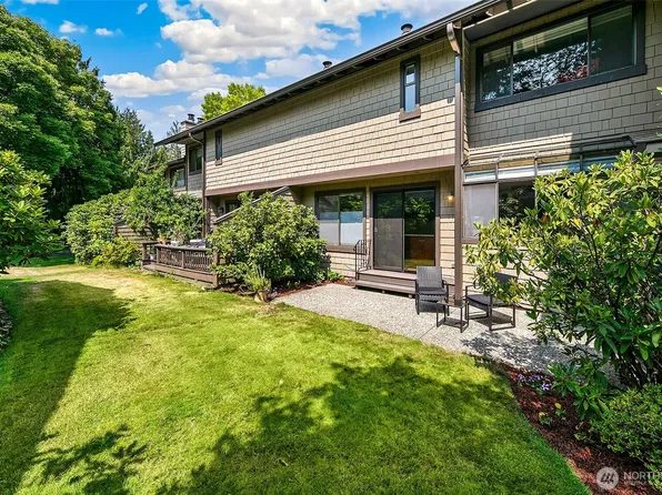 11911 Stendall Drive N, Seattle, WA 98133