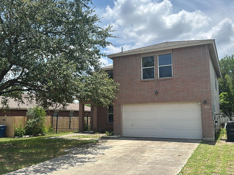 Driveway (excellent shade oak tree)