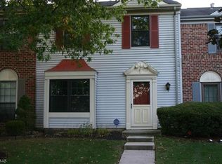 68 Pear Tree Ln #94, Franklin Park, NJ 08823