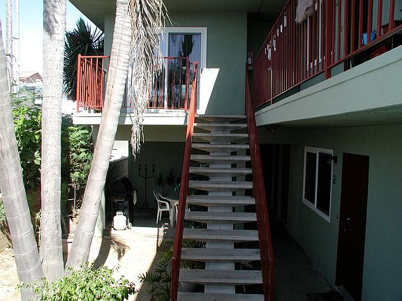 3rd image of 610 N Pacific St APT 3