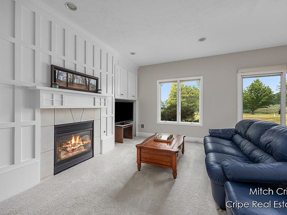 4th image of 1527 Fairwood Ct SE