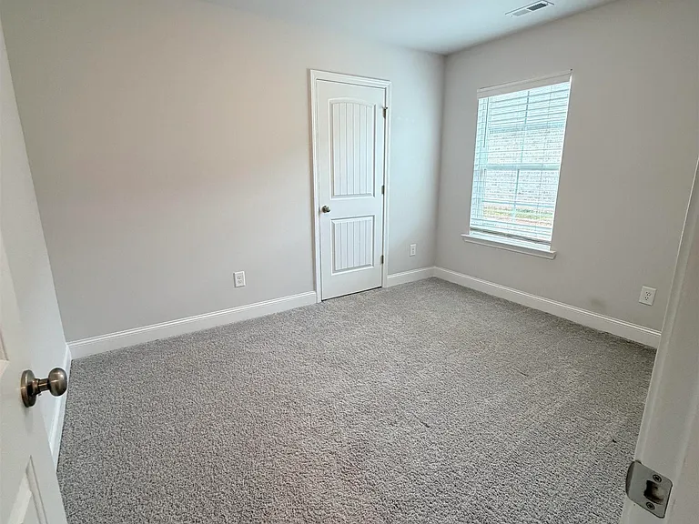 214 Alonzo Toney Dr — Photo 14