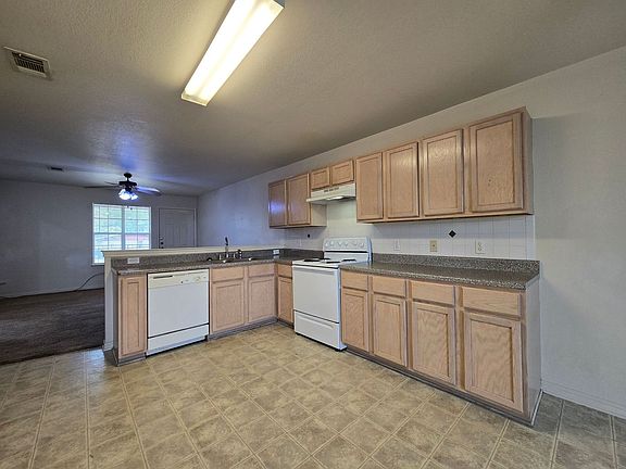 5th image of 2309 Terrace Dr APT D