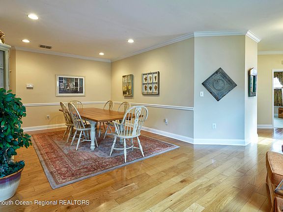 3rd image of 122 Marlow Drive