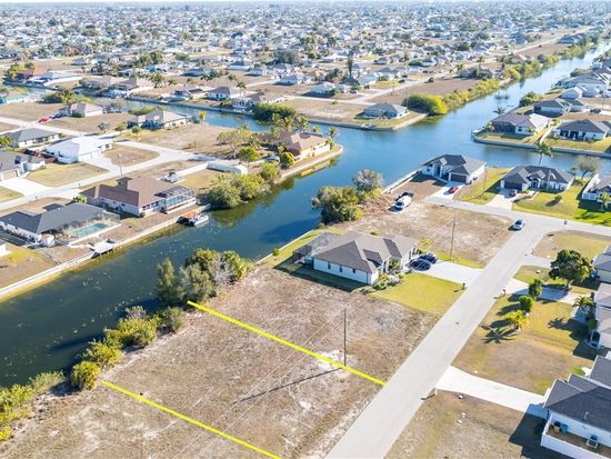 319 NW 8th Ter, Cape Coral, FL 33993