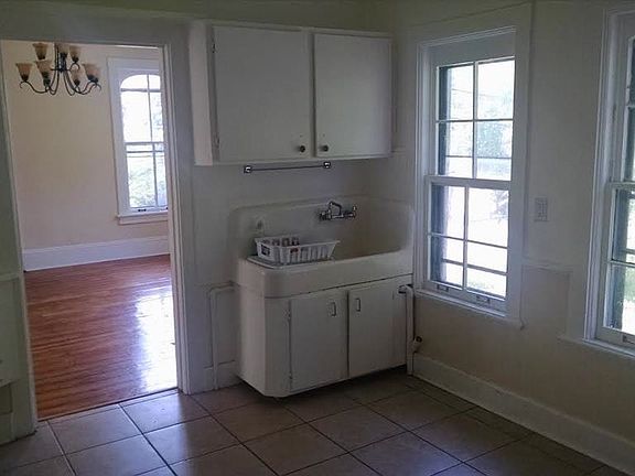 5th image of 102 W Vine St