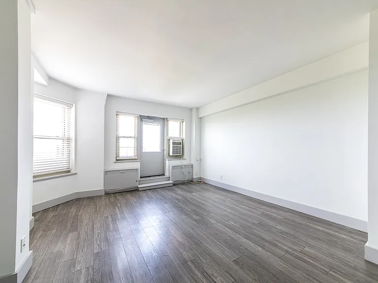 Dining/Living room