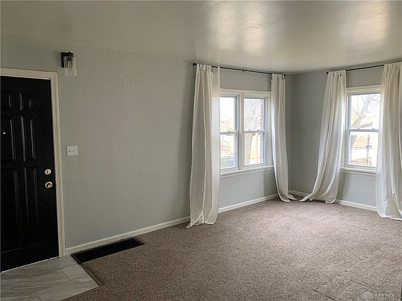 2nd image of 4244 Larchmont Dr