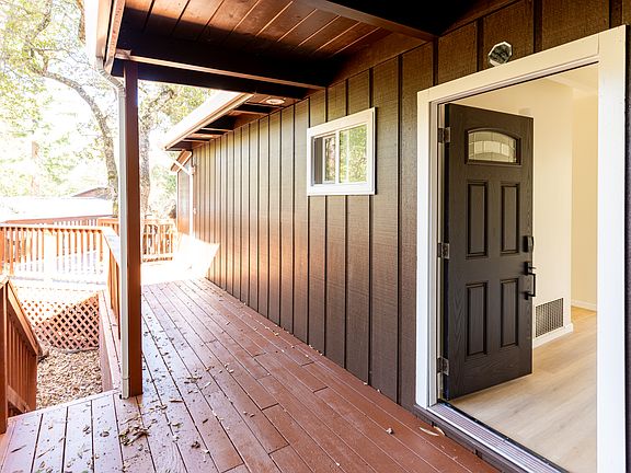 3rd image of 1087 Los Trancos Rd