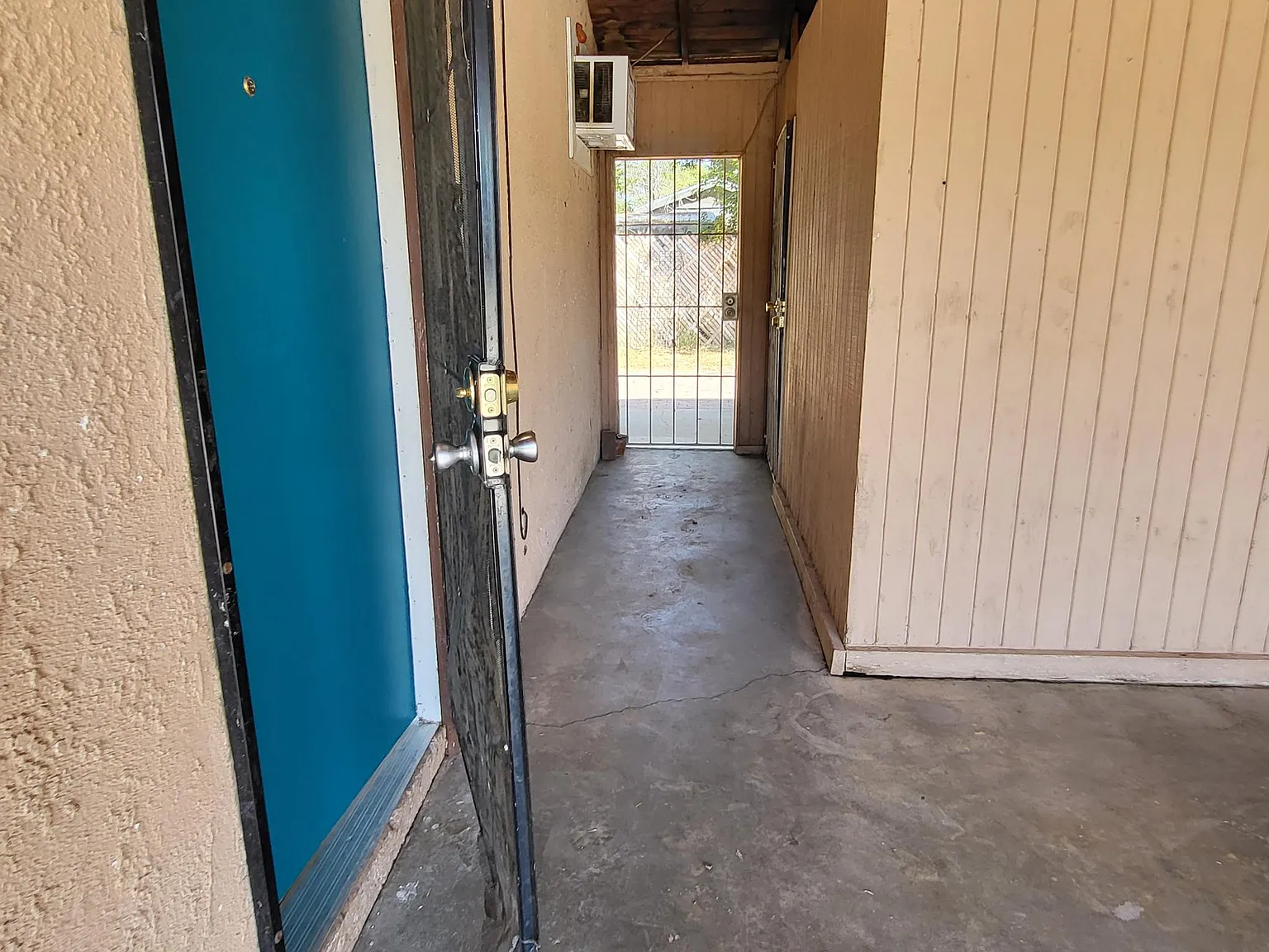 3870 Burge St — Photo 3