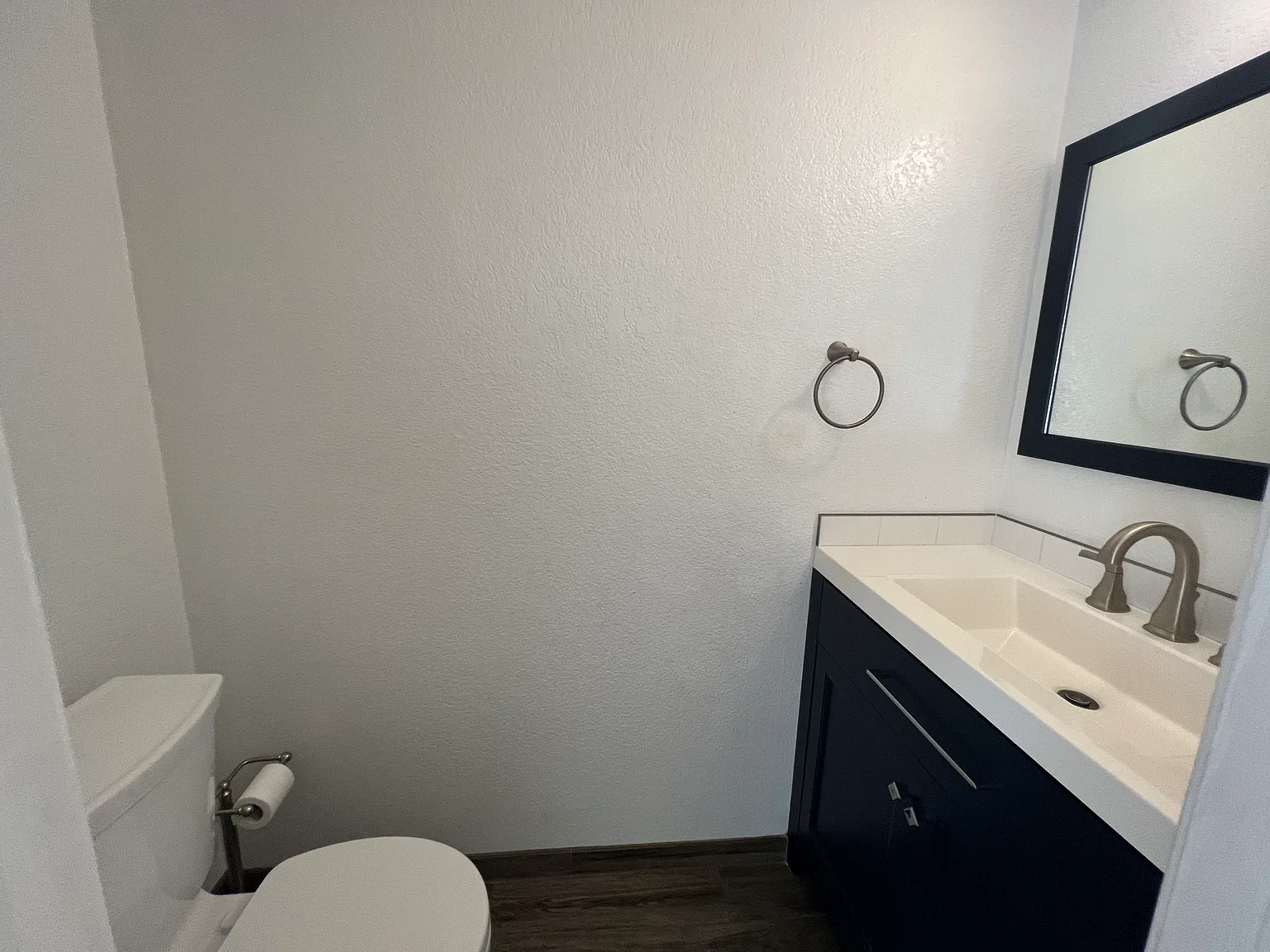 1213 W Cypress Ave — Photo 4