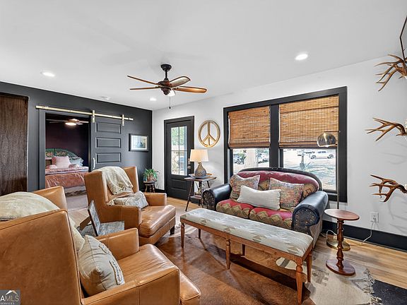 4th image of 229 Alcovy St