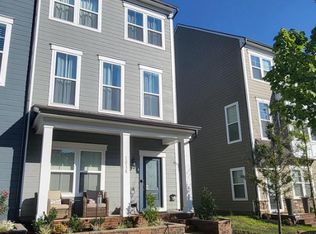 1614 Grove Chestnut Rd, Dumfries, VA 22026