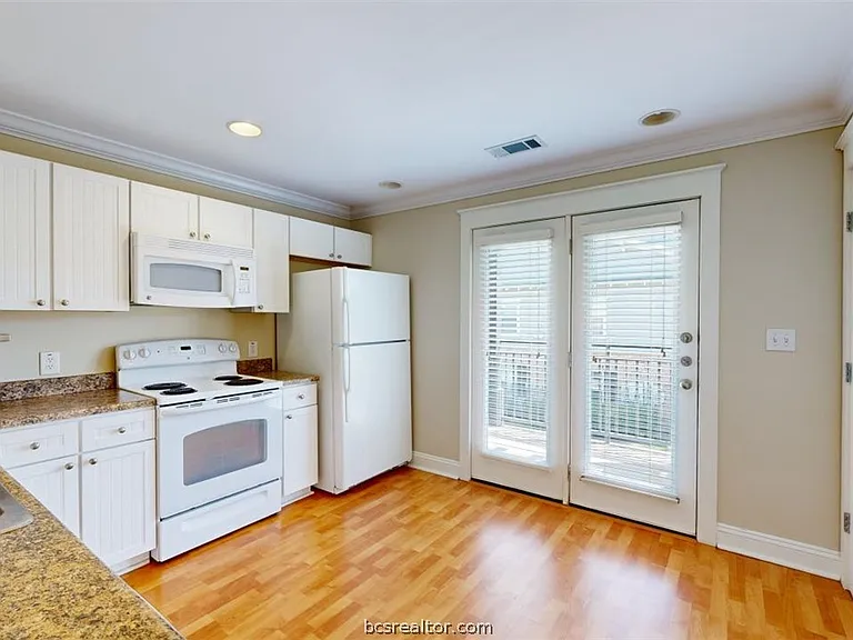 1725 Harvey Mitchell Pkwy S #1721 — Photo 7