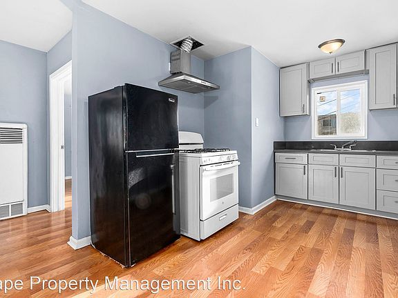 2nd image of 527 W Hyde Park Blvd #101