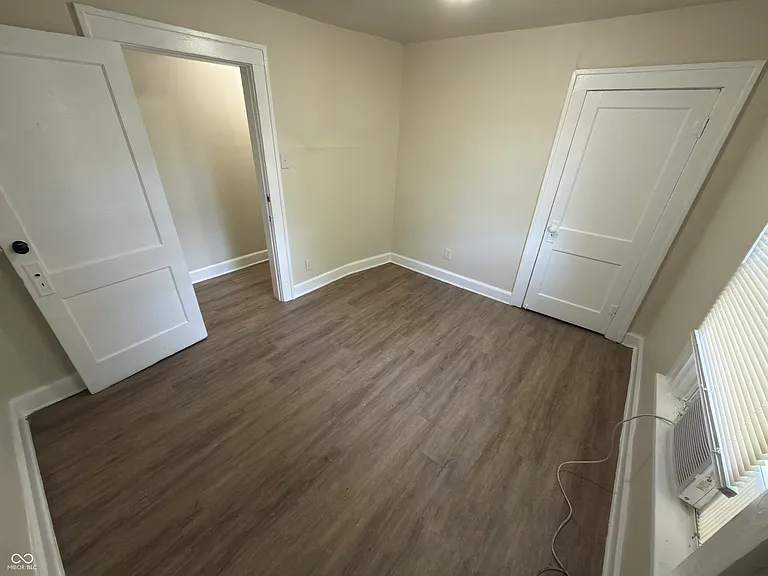 4040 N College Ave — Photo 12