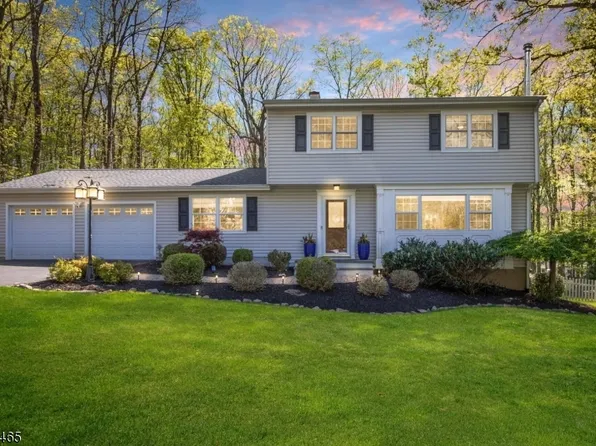 87 Fawnridge Dr, Washington Twp., NJ 07853