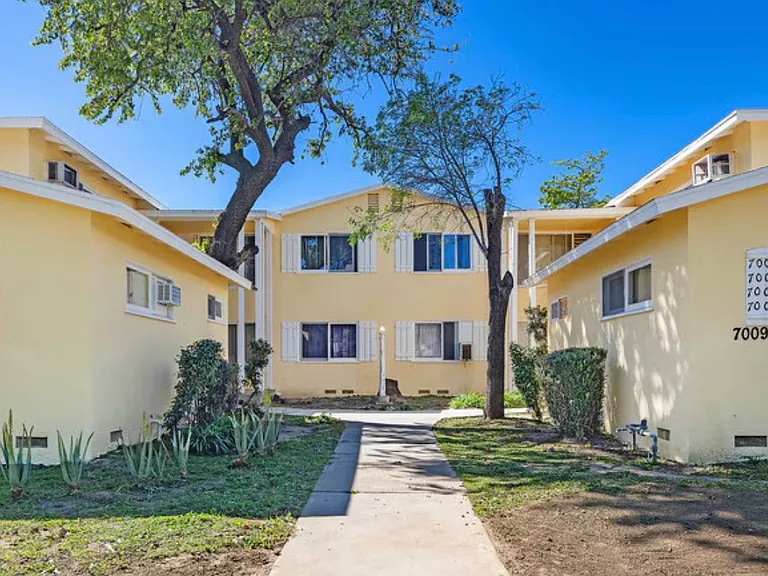7001 Hazeltine Ave #7009-1/2 — Photo 14