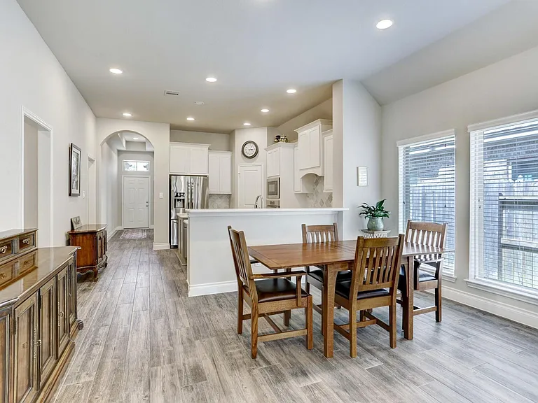 8126 Silverspot Ln — Photo 15