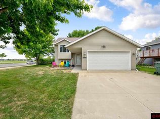 1780 Green Acres Dr, North Mankato, MN 56003