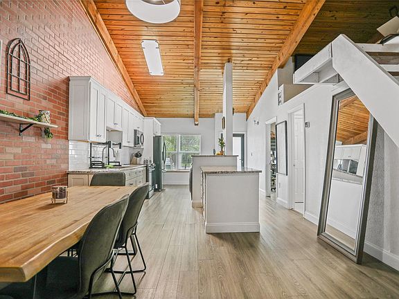 3rd image of 2310 Oak Court #2310