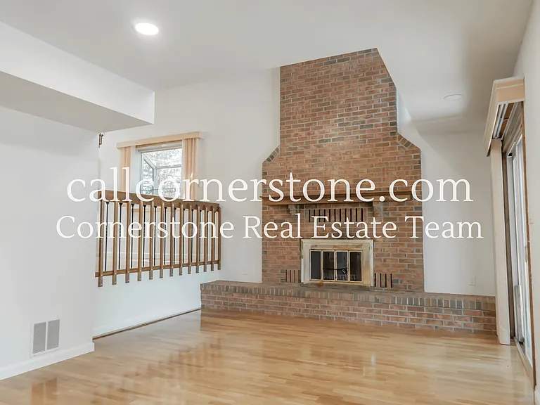 2695 Norwich Dr — Photo 8