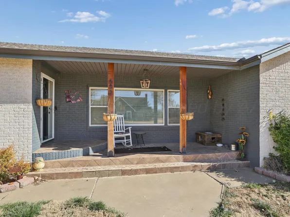 602 N Main St, Stratford, TX 79084