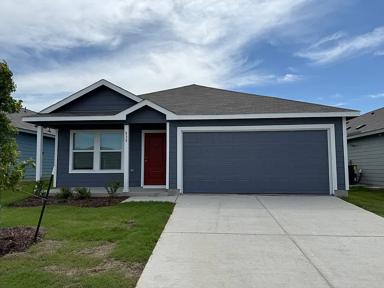 835 Pawpaw Dr — Photo 1
