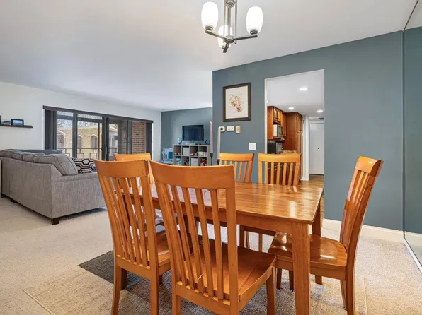 6302 Mineral Point Road #304, Madison, WI 53705