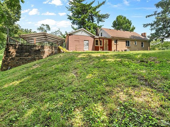 5th image of 326 Hollywood Heights Rd