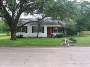 525 Wayside Dr, Bryan, TX 77802