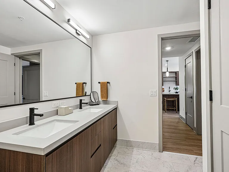 Alexan Roxy — Photo 10