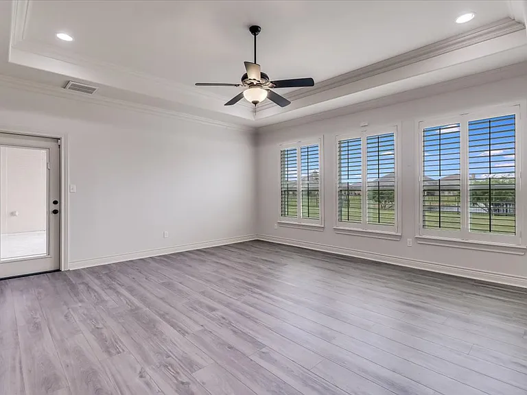 6241 Lago Vista Dr — Photo 43