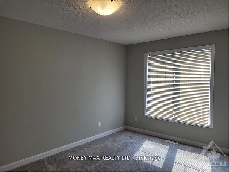 551 Clemency Cres — Photo 23