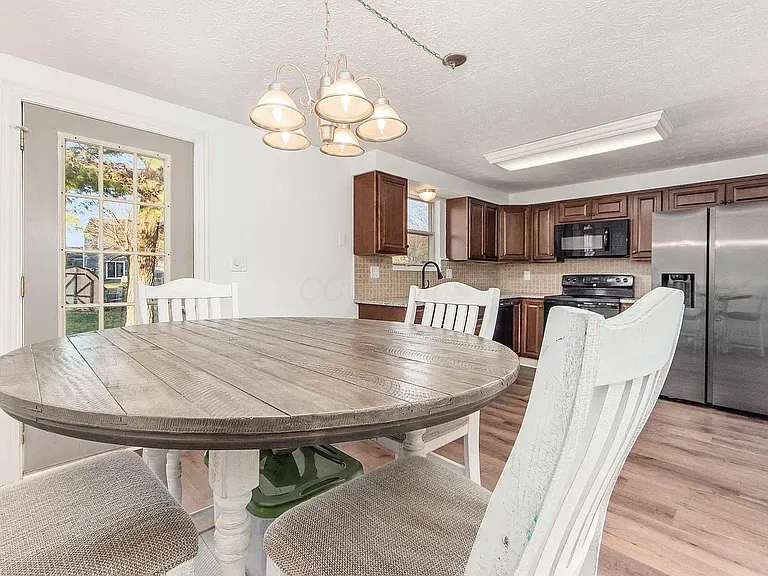 8651 Wilmette Ct — Photo 15