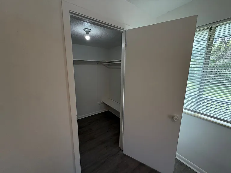2101 Ottawa St — Photo 109