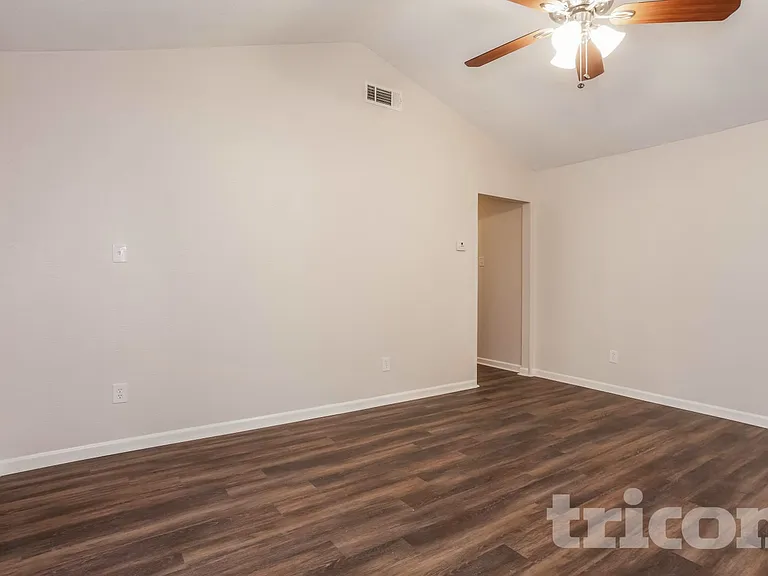 12119 Fawnway Dr — Photo 9