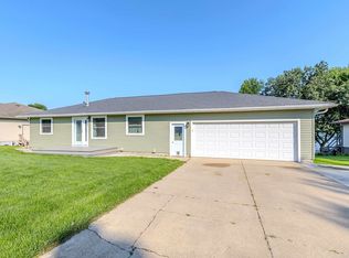 268 Country Club Dr, Lake Park, IA 51347