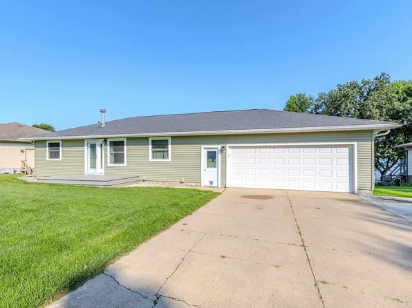 268 Country Club Dr, Lake Park, IA 51347