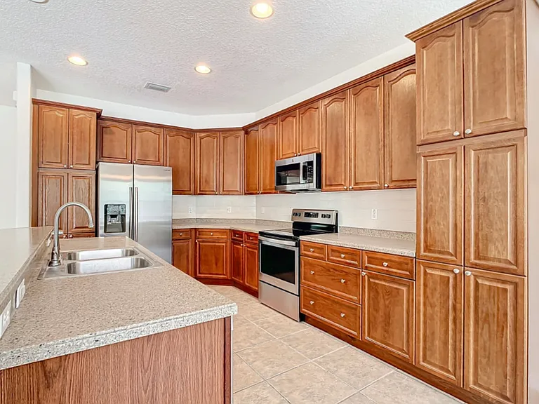 10809 Masters Dr — Photo 30