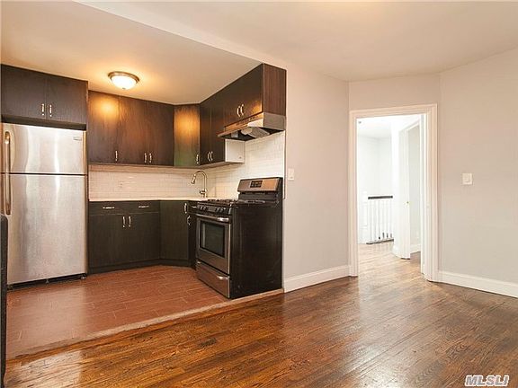 5th image of 219 Lexington Ave