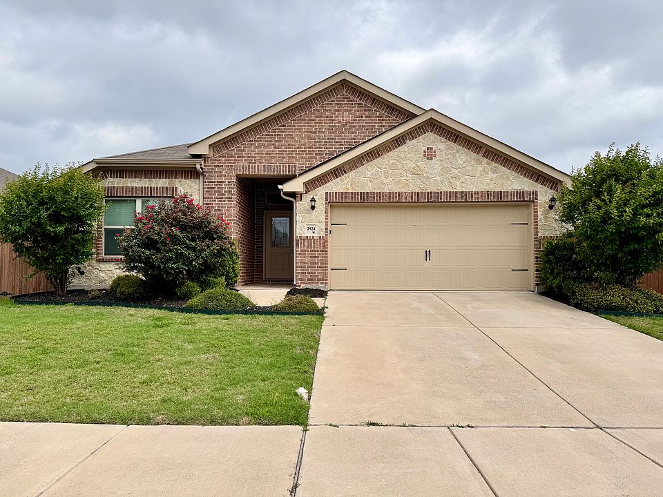 1st image of 2924 Rosemount Ln